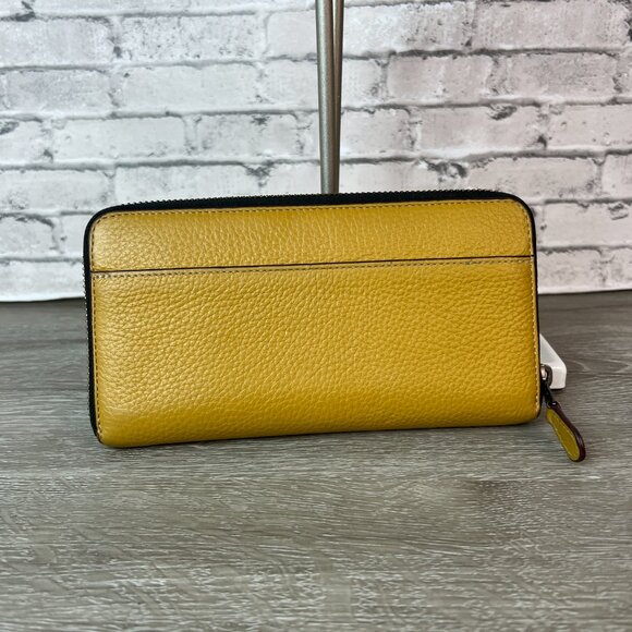 COACH x PEANUTS Special Collection Long Zip Leather Wallet Snoopy Yellow - Picture 2 of 8